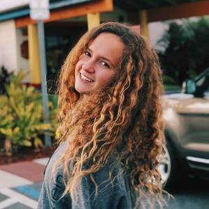 Meet your Posher, Holly